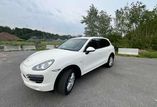 Porsche Cayenne 3.0i V6 Hybrid Tiptronic S