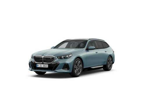 BMW i5 eDrive40 Touring M Sport  B&W  PANO  TOWB
