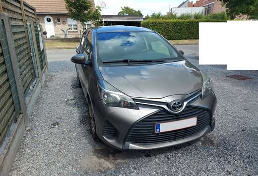 Toyota Yaris 1.0i VVT-i Active and pack Live 2