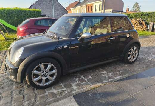 MINI 1.6i - 170 Park Lane