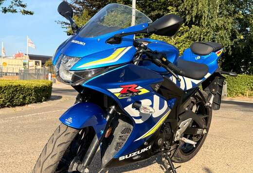Suzuki Metalic Triton Blue