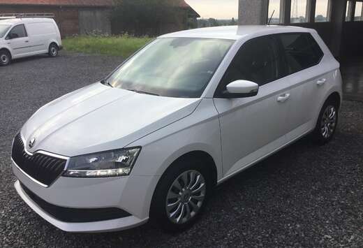 Skoda 1.0i Ambition SMART LINK , PARK ASSIST , BLEUTO ...