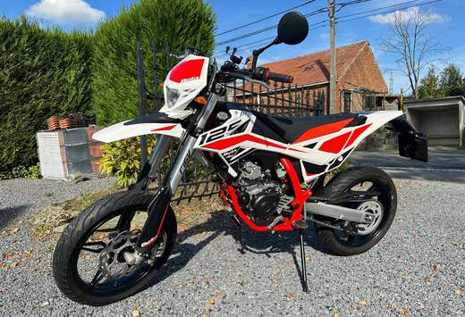 LC 4T Motard