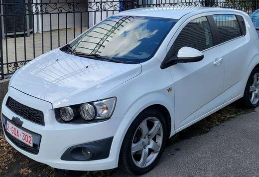 Chevrolet Aveo hatchback 1.6i LTZ