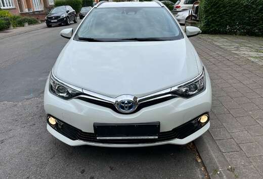 Toyota SW 1.8i HSD Comfort & pack 50 E-CVT