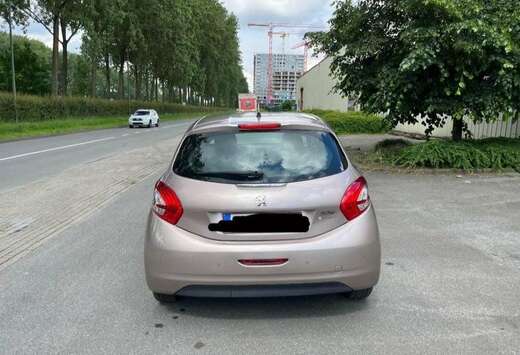 Peugeot 208 1.4i Access