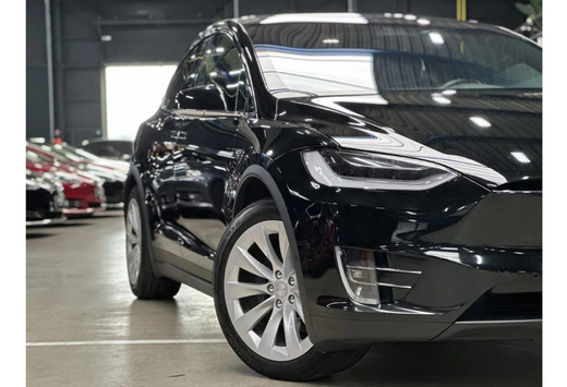 Tesla Model X 75D Allradantrieb
