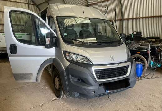 Peugeot 3.0 HDi L4 Pro