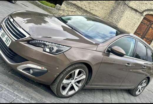 Peugeot SW 1.2 PureTech Active STT Toit Panoramique
