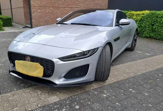 Jaguar Coupe 2.0 i4 P300 R-Dynamic Black