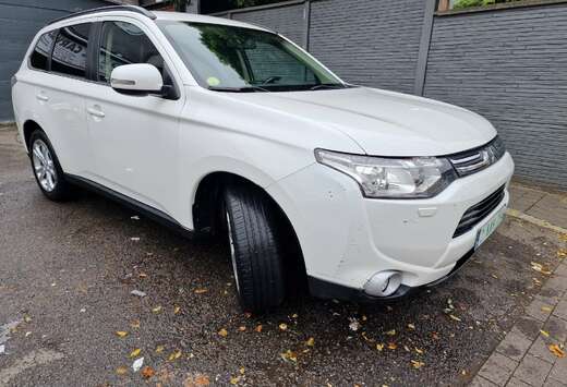 Mitsubishi Outlander 2.2 DI-D Intense Go DPF