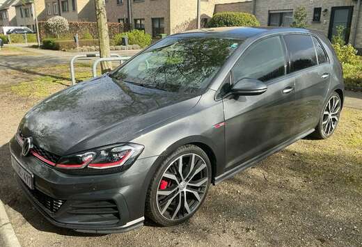Volkswagen Golf 2.0 TSI Performance DSG