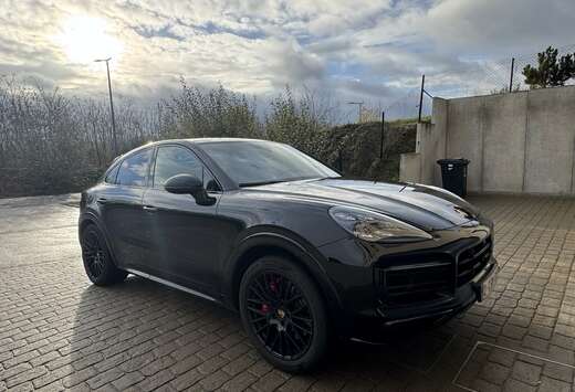 Porsche 4.0 Bi-Turbo V8 GTS Tiptronic