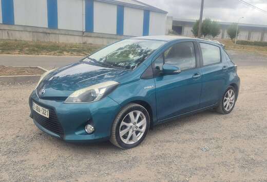 Toyota Yaris Hybrid 1.5i VVT- boîte automatique