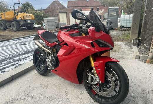 Bonjour,  Je vend ma Ducati 950 Supersport S avec