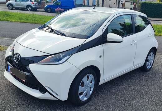 Toyota Aygo x-play