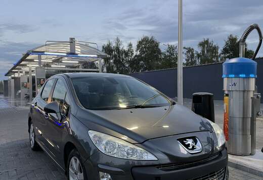 Peugeot 120 VTi Active + 1.6 +carplay