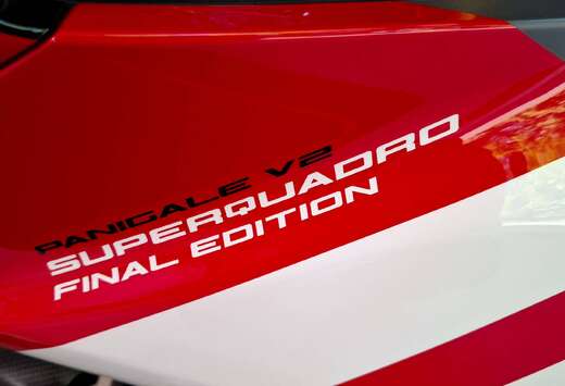 Superquadro Final Edition 365/555 + helm