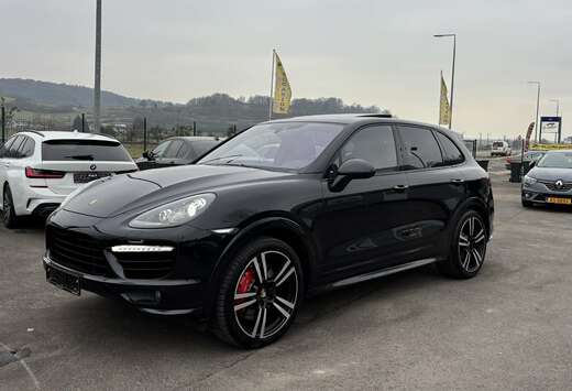 Porsche Cayenne Turbo S 4.8 551ch V8