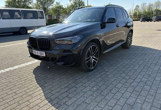 BMW xDrive45e xLine black in black Full optie
