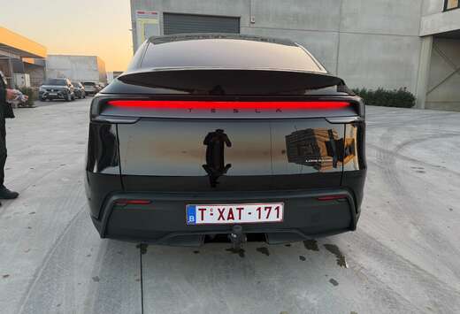 Tesla Model Y Long Range Dual Motor AWD