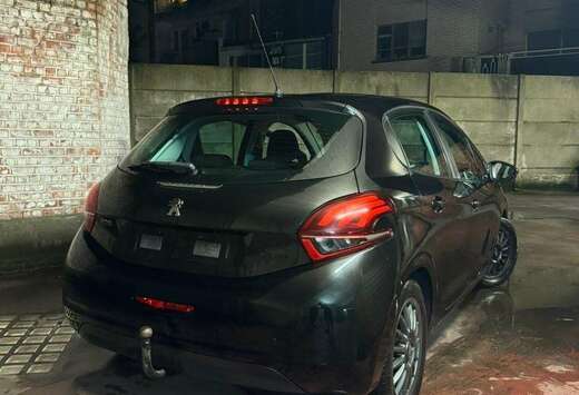 Peugeot 1.0 PureTech 68ch BVM5 Like