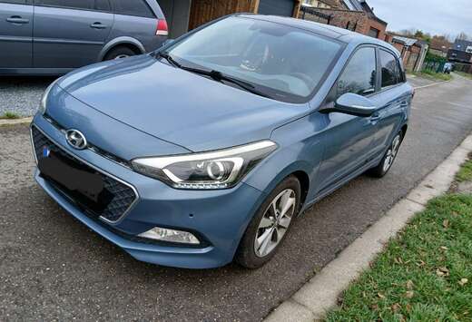 Hyundai i20 blue 1.1 CRDi Trend