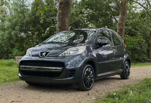 Peugeot 1.0i BOITE AUTO CLIM RADIO AUX 5 PORTES