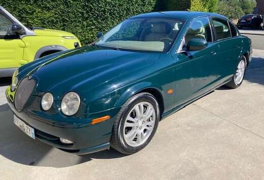 Jaguar 4.2i V8 32v Executive