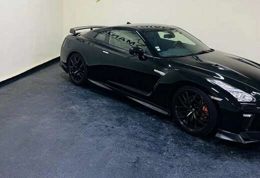 Nissan Black Edition