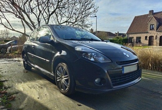 Renault Clio 1.6i GT