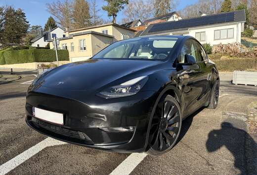 Tesla Model Y 72.5 kWh Dual Motor Performance (377 kW ...