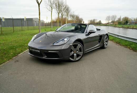 Porsche 718  AUTOMAAT NAVI  SERVICE HISTORY