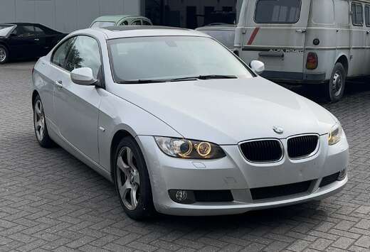 BMW 320i Coupe
