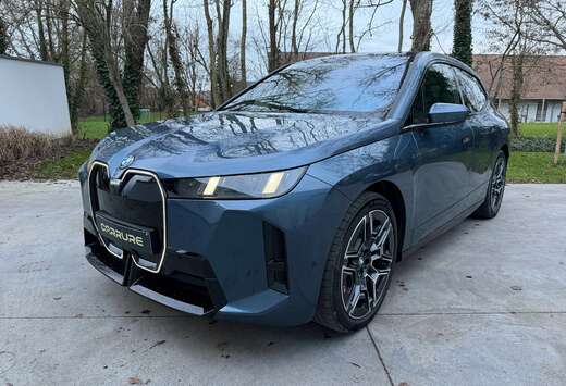 BMW iX xDrive45*MSPORTPRO*SKYLOUNGE*22\