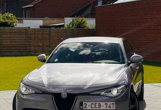 Alfa Romeo 2.2 Diesel AT8-Q4 Veloce