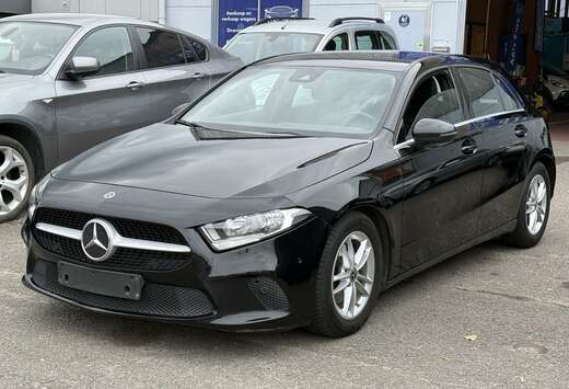 Mercedes-Benz 180d 7G-DCT