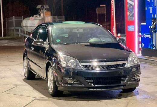 Opel Astra GTC 1.6 Turbo Cosmo