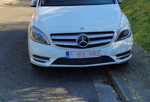 Mercedes-Benz B 180