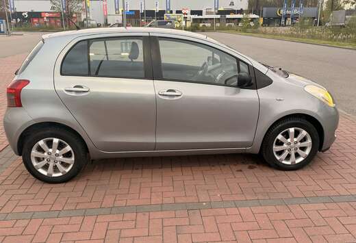 Toyota 1.3i VVT-i 16v Airco