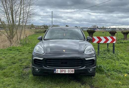 Porsche S Hybrid Tiptronic