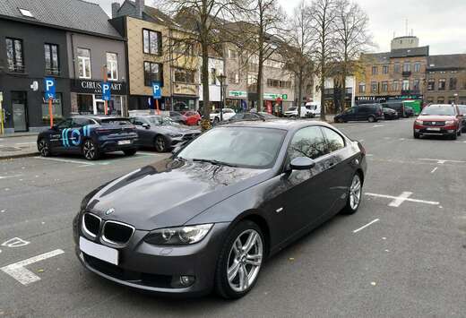 BMW 320i Coupe