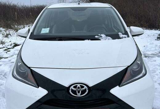 Toyota 1.0 VVT-i x-play