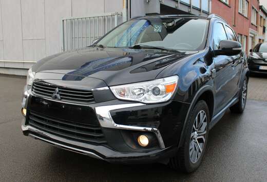 Mitsubishi 1.6i 2WD + NAVIGATION // 85.000 kms //