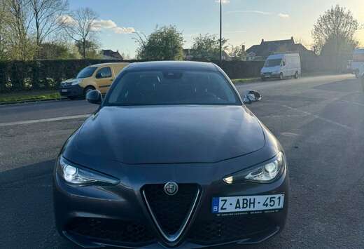 Alfa Romeo 2.2 JTDm Super