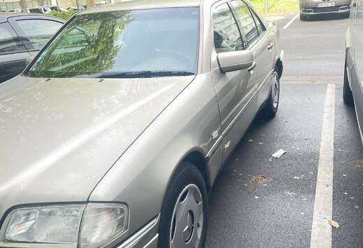 Mercedes-Benz C250 TD Elégance A