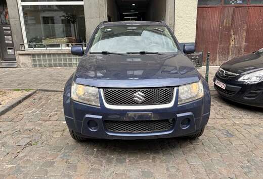 Suzuki Grand Vitara 2.0i 4X4 Full Option uniquement l ...