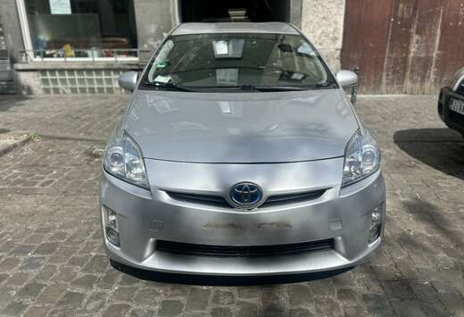 Toyota (Hybrid) Full Option Uniquement l’export