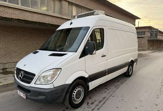 Mercedes-Benz FGN 316 CDI 37S 3.5t frigorifique Expor ...