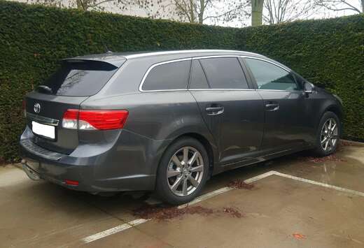 Toyota Avensis Combi 2.0 D-4D Edition